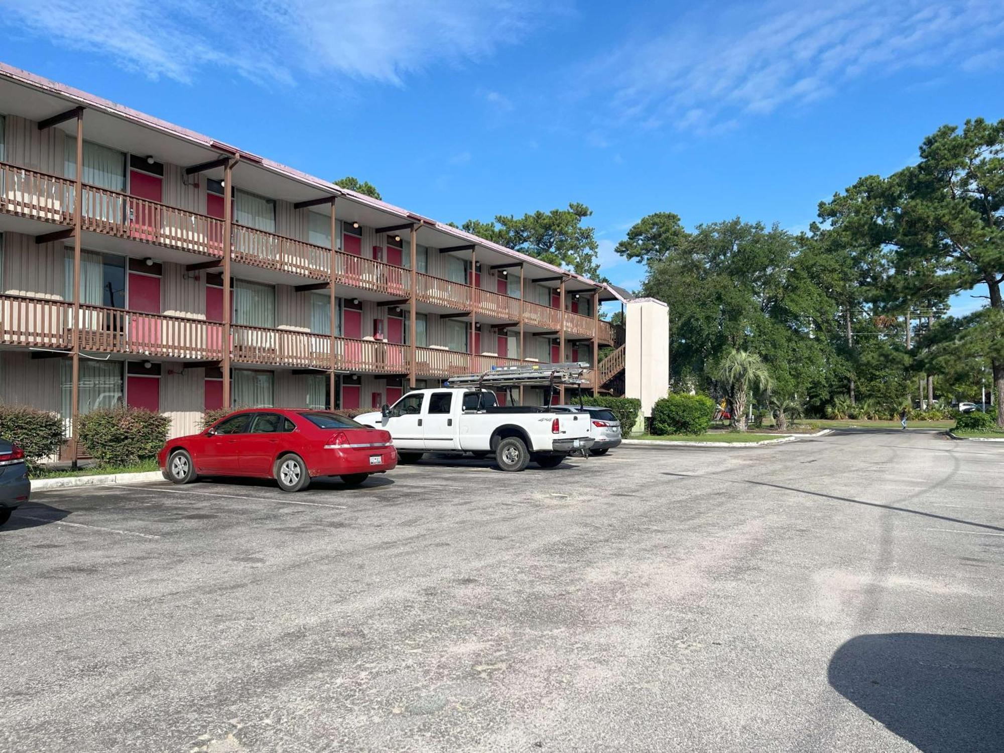 Motel 6 Summerville, Sc Azalea Square Exterior photo